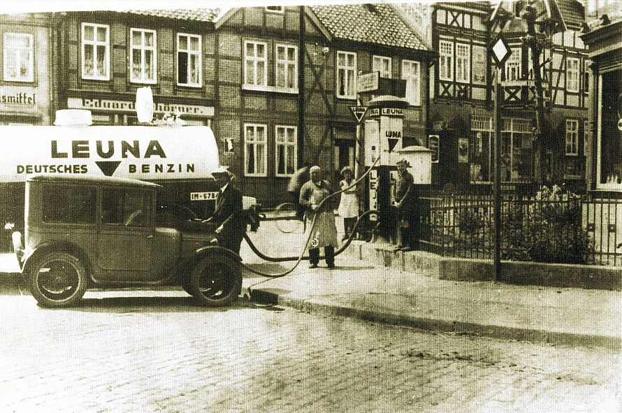 1930 Tankstelle Hartmann